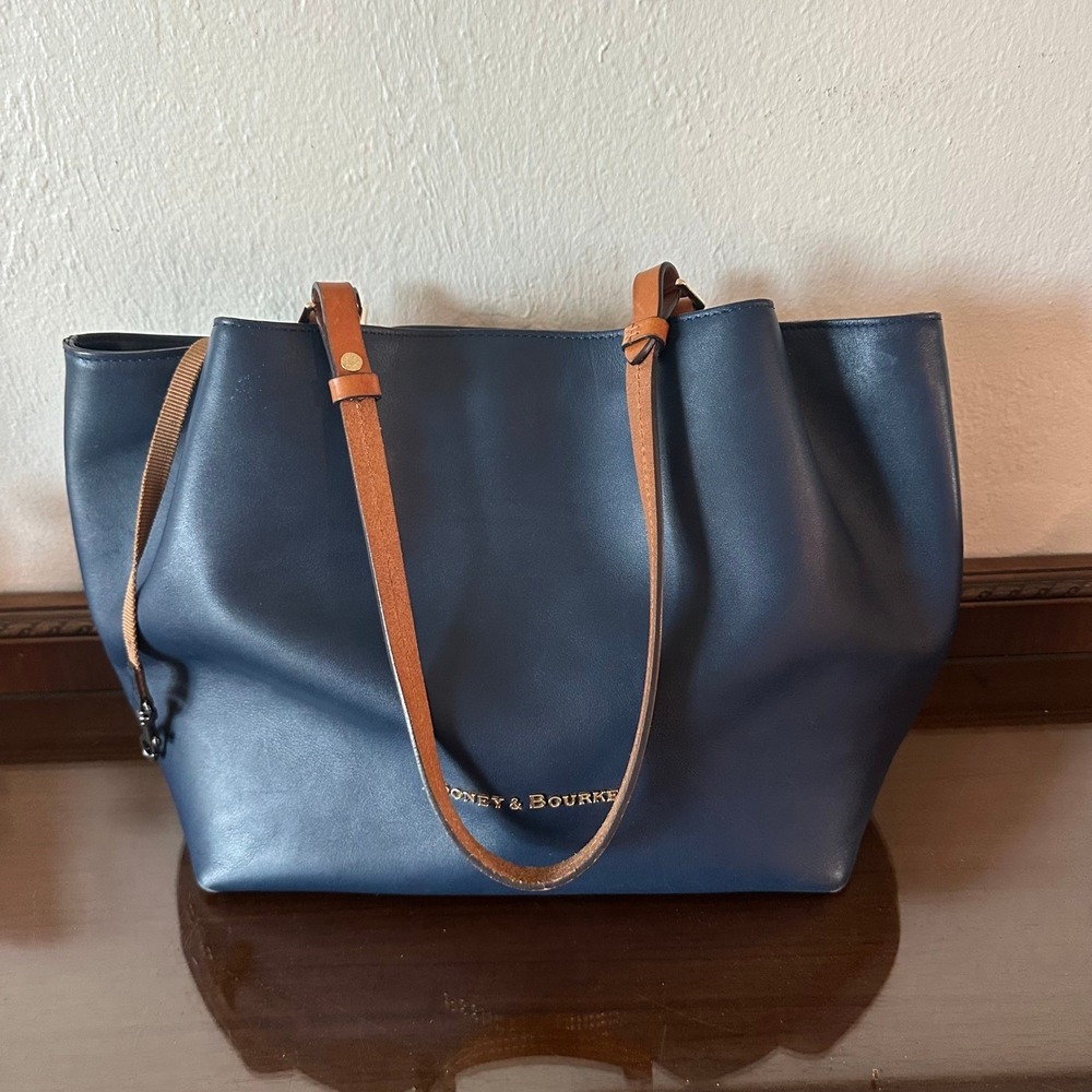 Dooney & Bourke Navy Blue Leather Tote Bag Tan Trim Shoulder Bag Gold Logo